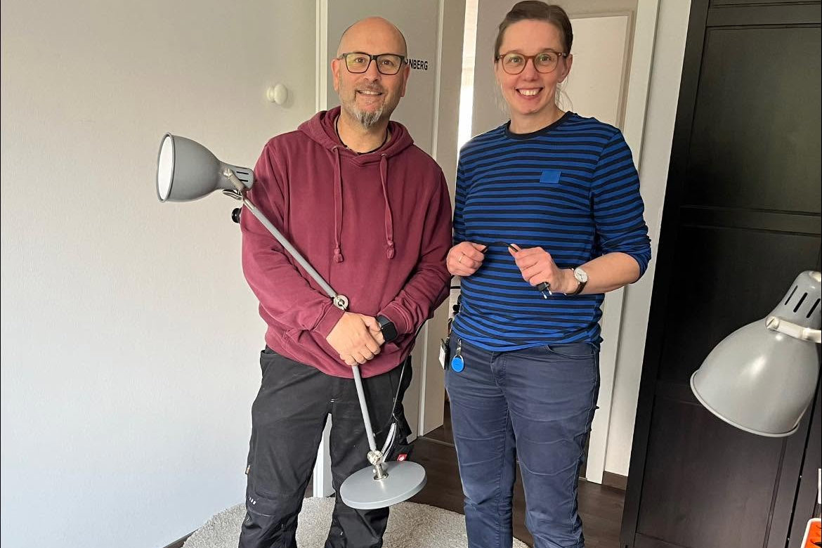 Judith und Andreas beim Ausräumen der Dienstwohnung